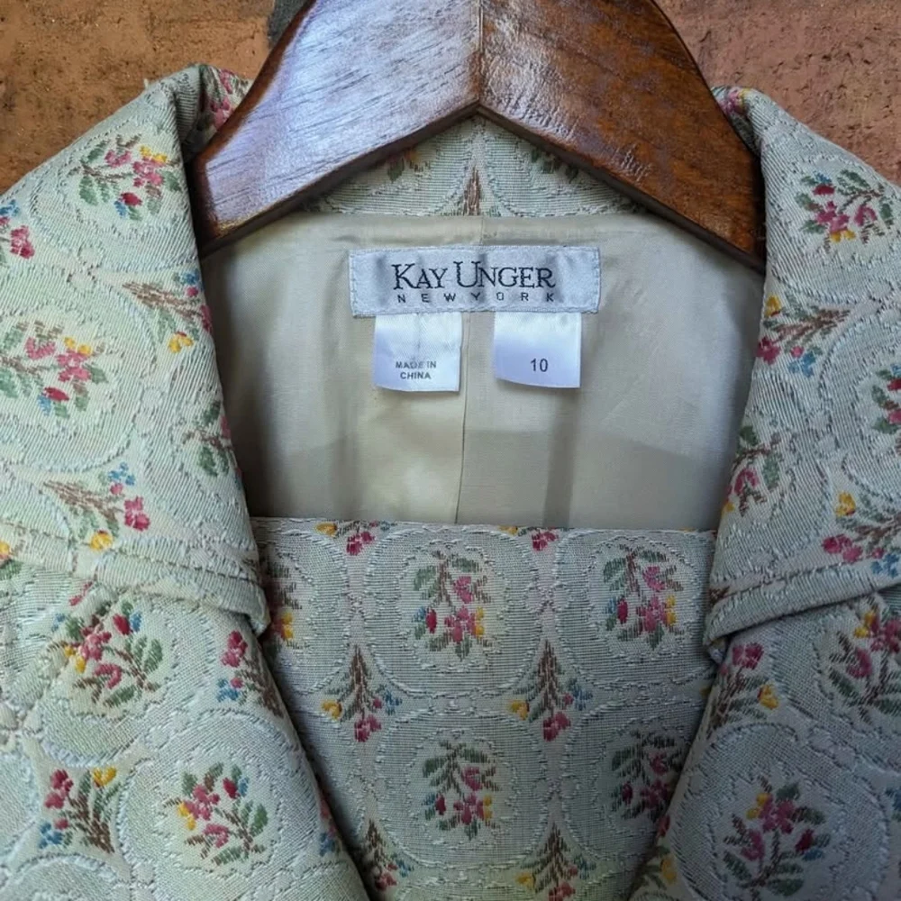Kay Unger Floral Blazer in Cream and Pink - Picture 3 of 5